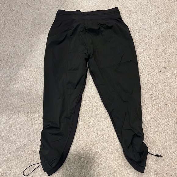Lulu lemon Dance studio mid rise crop pants - Picture 5 of 5